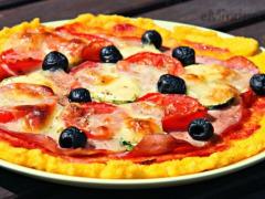 Polentová pizza