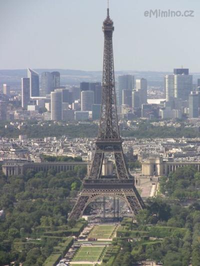 pohled na věž z Montparnasse