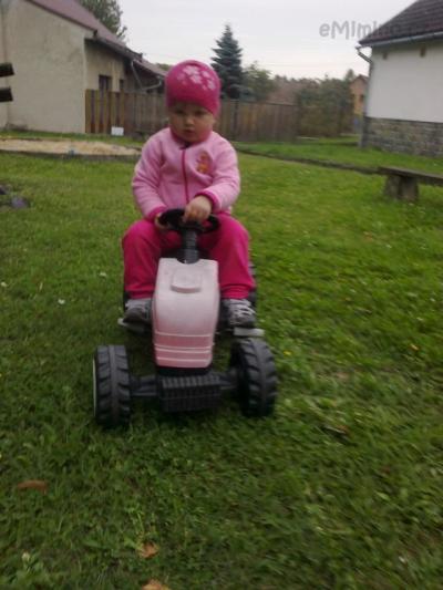 Naty a traktor