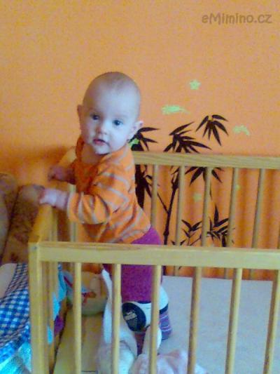Nelinka stoji :-)