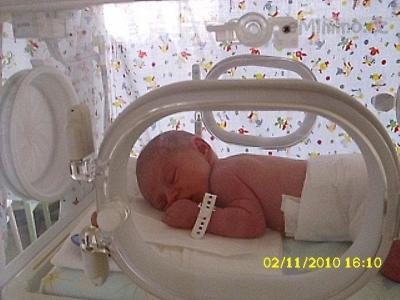 par hodin po narozeni jsme na JIP
