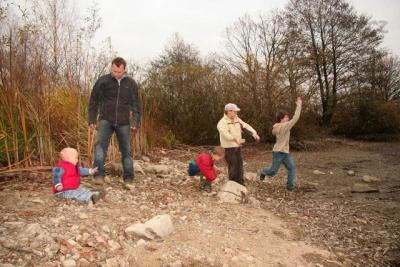 kluci v akci na místním vypušt