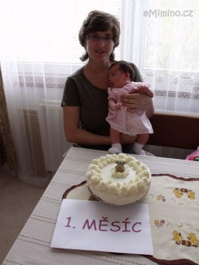 2011_04_30_02_oslabva prvního měsíce.JPG