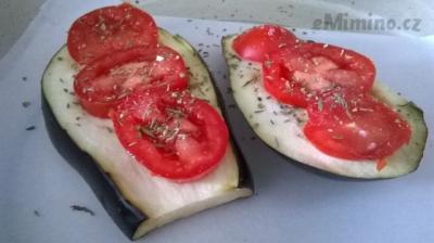 lilek s rajčaty a mozzarelou.jpg