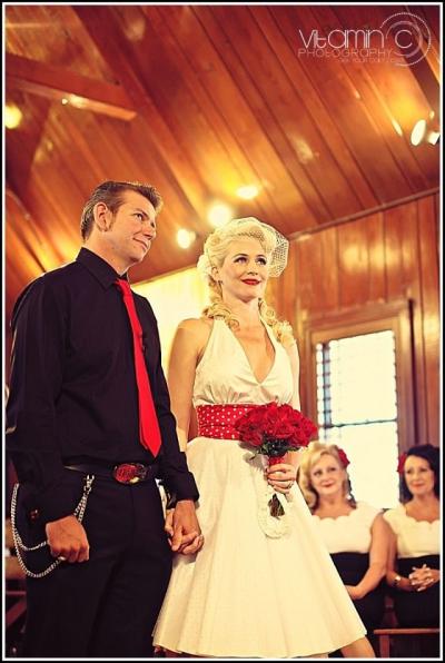 las-vegas-destination-rockabilly-pinup-bride-wedding_027.jpg