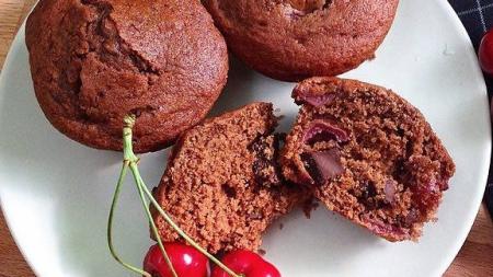 Čokoládovo třešňové muffiny