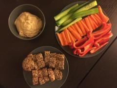 Hummus s hranolkami