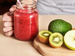 Jahodové smoothie s avokádem