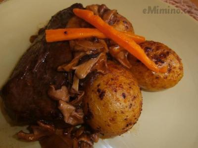 hovězí steak na hříbkách.jpg