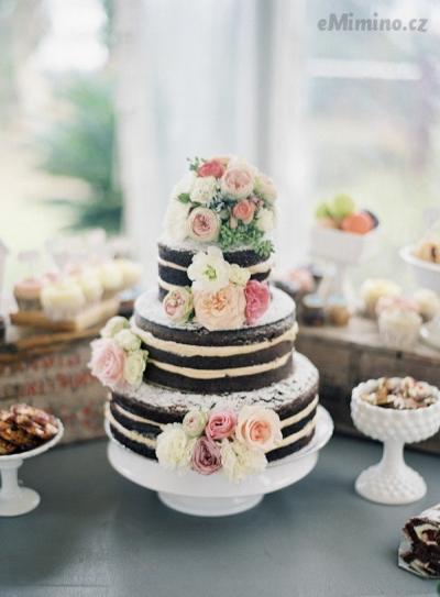 naked-wedding-cake-trendy-bride-3.jpg