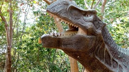 Za dinosaury do Drážďan: Dinopark baví ještěry i prolézačkami