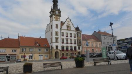 HUSTOPEČE