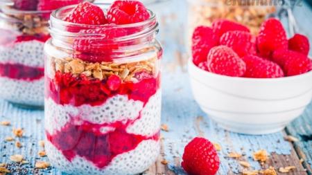 Chia puding s ovocem