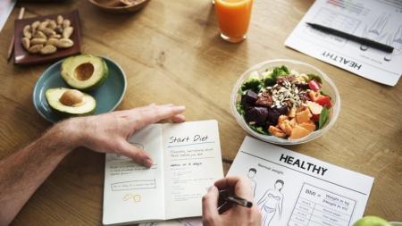 Do plavek s eMimino.cz: První návštěva nutričního specialisty i krize
