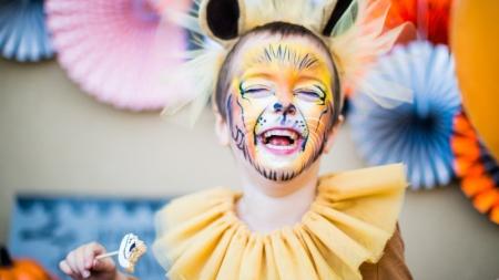 DIY: Karnevaly se blíží. Vyrobte dětem originální masku