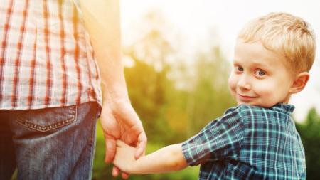 PORADNA: Jak říct dítěti, kdo je biologický otec