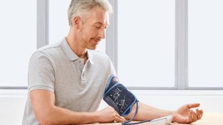 Domácí EKG na jeden klik: Prevence infarktu a mrtvice s tlakoměrem