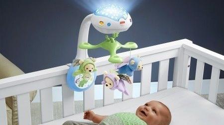 Vyhrajte oblíbený Kolotoč uspáváček, nebo Projektor s motýlkem od Fisher-Price