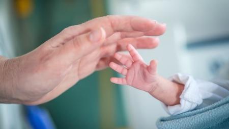 Ročně se předčasně narodí až 9 000 miminek