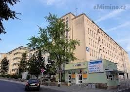 Vchod do Liberecké porodnice.