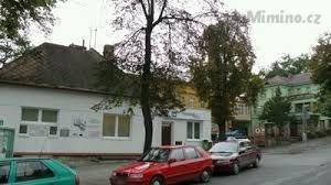 Vchod do porodnice.