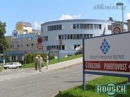 Vchod do Náchodské porodnice.