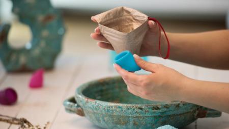 5 věcí, které byste měla vědět o menstruačním kalíšku