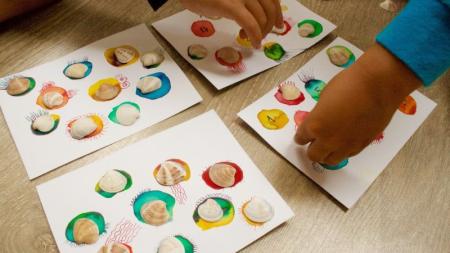 Prázdninové tipy: Vyrobte si hru z kamínků nebo mušliček