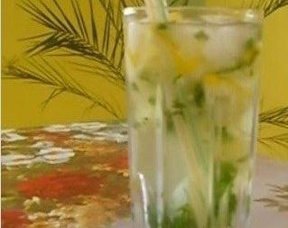 Domácí osvěžující limonáda