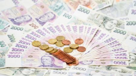 Za neplatiče by výživné hradil stát, navrhuje ministryně Maláčová