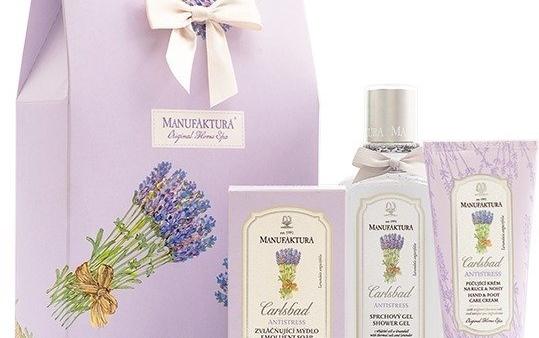 Dárkový balíček kosmetiky levandule a vřídelní sůl. Zdroj: Manufaktura.cz.