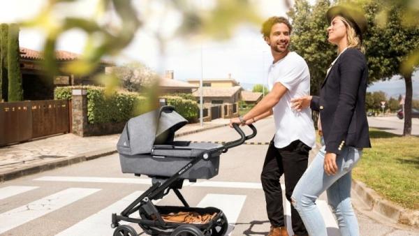 Nastavitelná výška rukojeti se může hodit. Zdroj: Baby Direct.