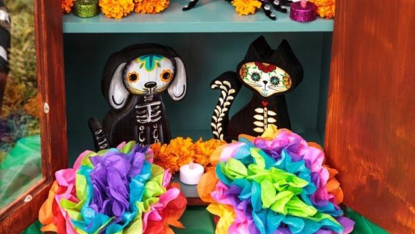 Mexické oslavy Día de los muertos jsou barevné. Zdroj: Profimedia.cz.