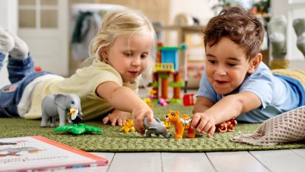LEGO baví malé i velké! Zdroj: LEGO.