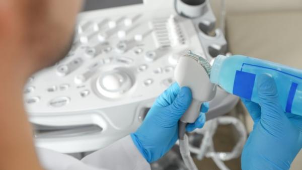 Gynekologie se netýká jen dospělých žen. Zdroj: Shutterstock.cz.