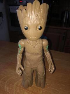 Figurka Groot vysoká cca 30cm