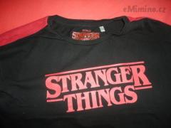 V top stavu crop-top triko NETFLIX, vel. 158/164