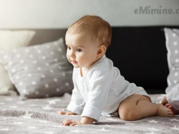 Miminko 8 měsíců: Klubou se první zoubky