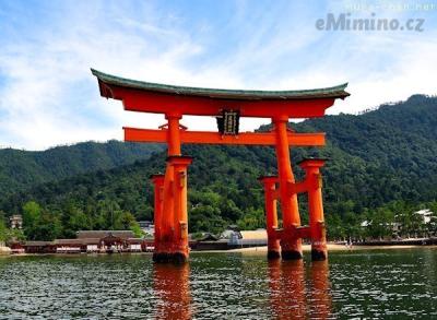 torii-itsukushima-miyajima.jpg