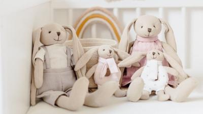 Zajíčka BUNNY s chrastítkem rozdáváme pro holčičku i chlapečka. Zdroj: Canpol babies