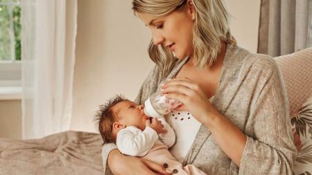 5. den: Jak přejít na lahvičku? Vyhrajte praktický ohřívač Canpol babies!