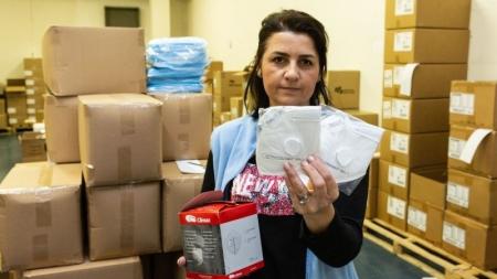 Respirátory třídy FFP3 neprodávejte ani nevyvážejte, ustanovilo Ministerstvo zdravotnictví