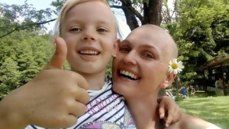 Po manželovi mamince Amálce zbyly jen dluhy, teď se léčí s rakovinou