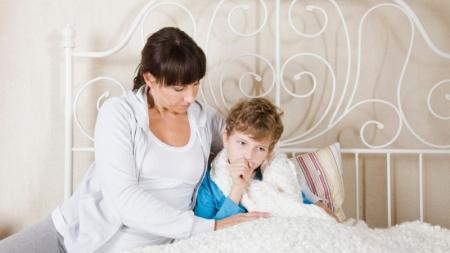 Chřipka se nejsnáze šíří mezi dětmi. Důležitá je rekonvalescence, říká lékař