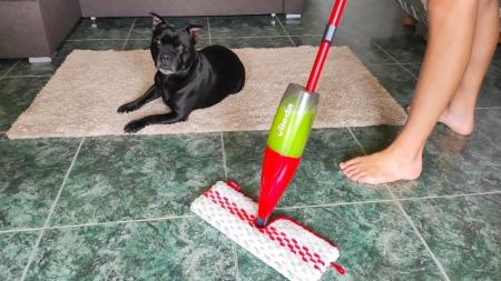 Recenze: Vytírání bez tahání s kýblem? Vileda představuje novinku, se kterou uklidíte raz dva