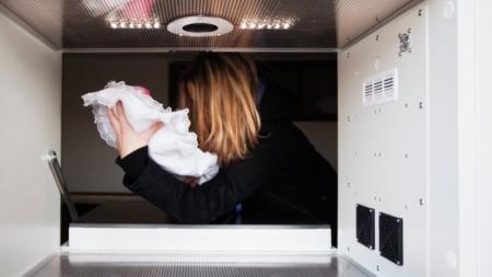Do pardubického babyboxu byla odložena novorozená holčička oblečená v modrém