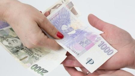 Rodiče dostanou od dubna vyšší přídavky na děti, dosáhne na ně i více rodin
