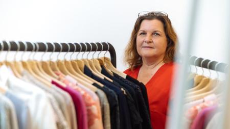 Dana založila nadaci a pomáhá samoživitelům a maminkám na volné noze