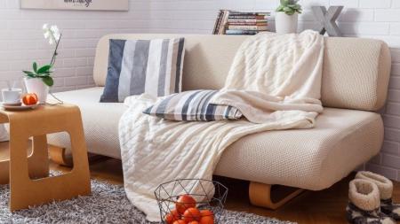 Hledáme 3 testerky, které vyzkouší napínací potahy na sedačky od decoDoma