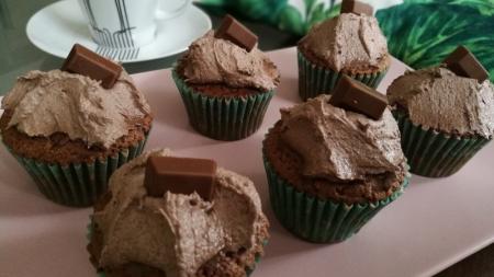 Čokoládové cupcaky s kysanou smetanou